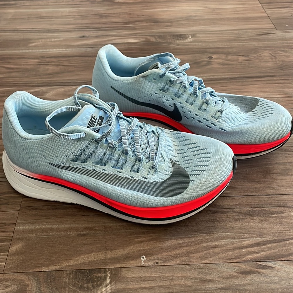 Nike zoom fly running shoes